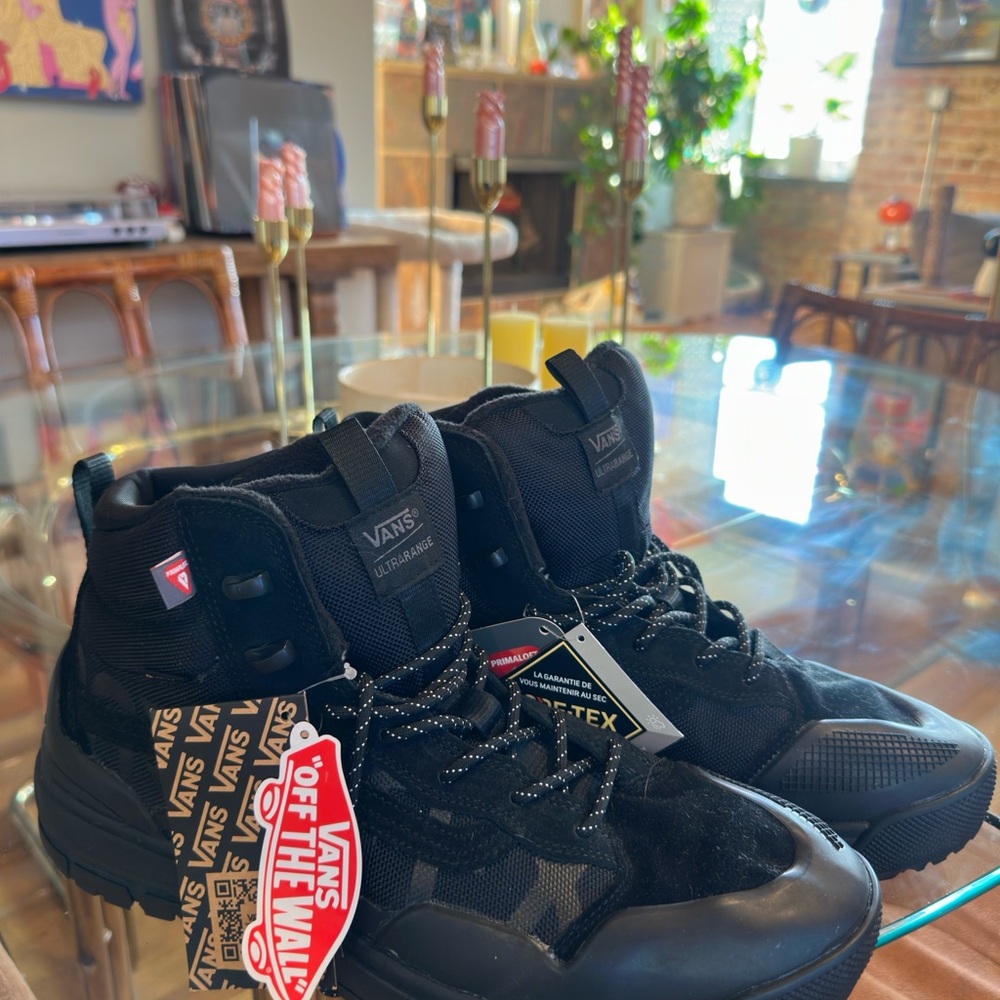 Black Vans Ultrarange EXO Hi GTX (brand new)